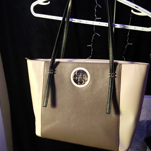 Guess Purse - Picture 1 of 5